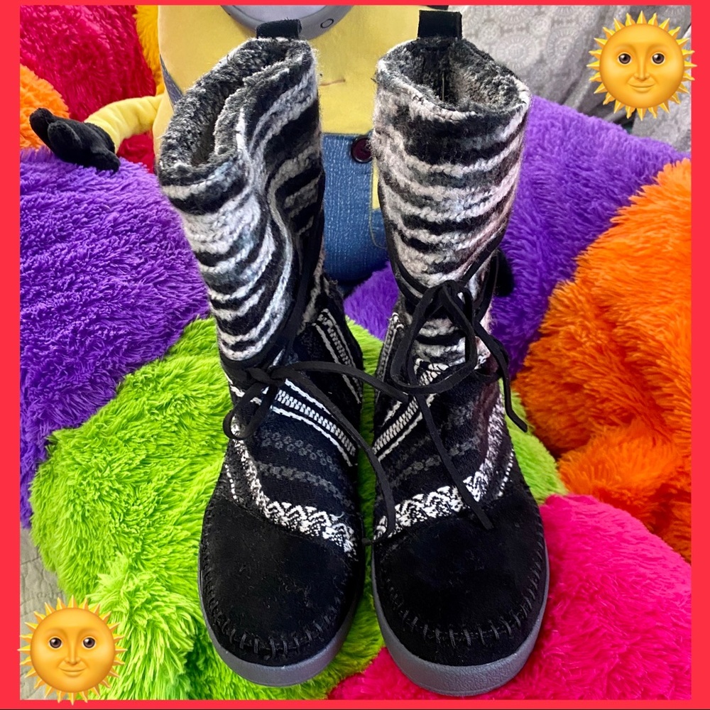 NEW: TOMS MIXED MEDIA SUEDE & TEXTILE NEPAL BOOTS! - Picture 3 of 7